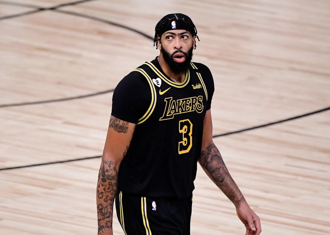 湖人力克独行侠：戴维斯爆发关键时刻力挽狂澜的简单介绍