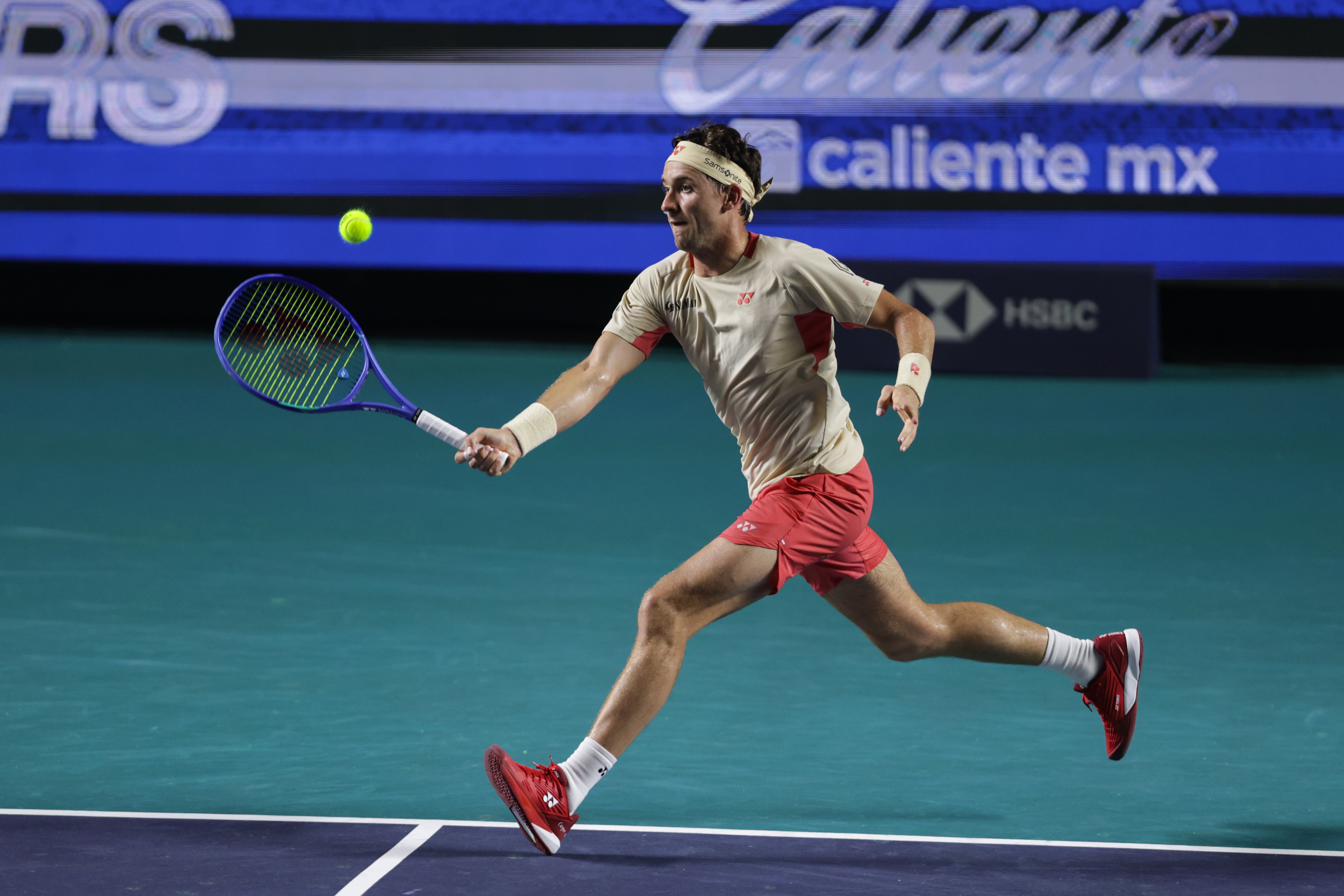 墨西哥击剑选手在比赛中全面发挥，晋级四强