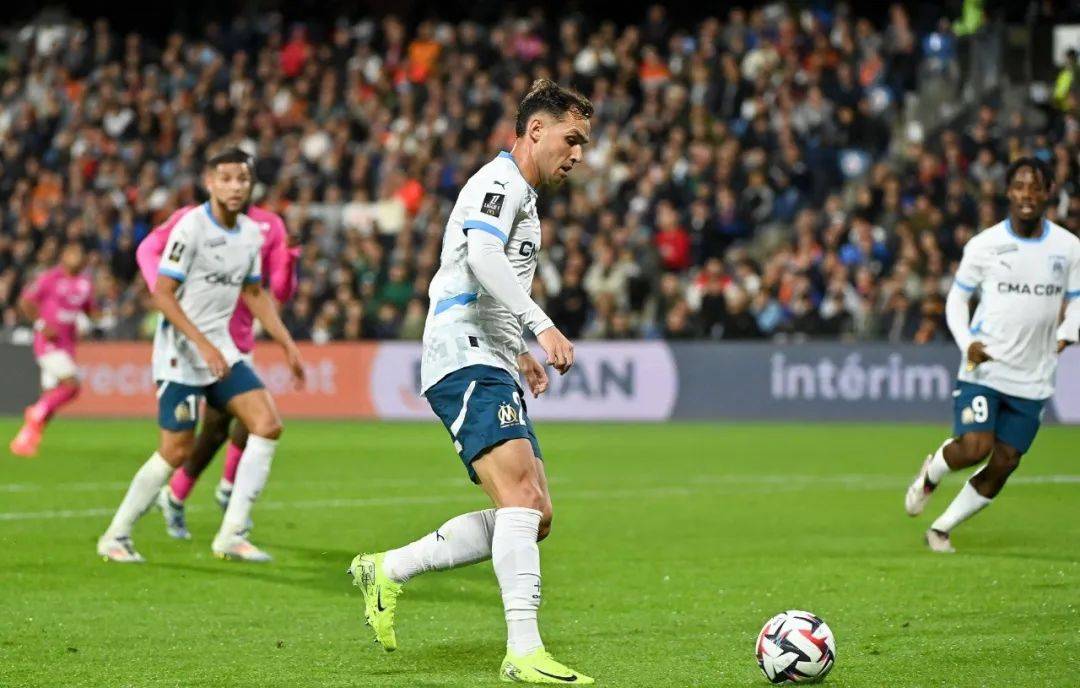 朗斯主场一球小胜布雷斯特，取得胜利