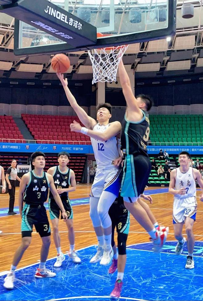 青岛队主场告捷，战胜浙江队取得胜利