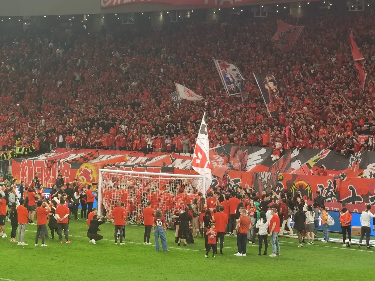 上海上港顺势夺冠，球队黄金阵容无人可挡的简单介绍